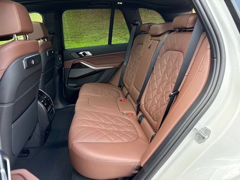 New 2026 BMW X5 xDrive40i w/ M Sport Package AWD/4WD image 24