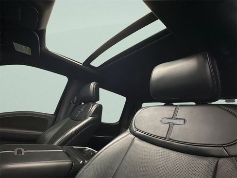 Used 2022 Ford F150 Platinum w/ Max Trailer Tow Package image 11