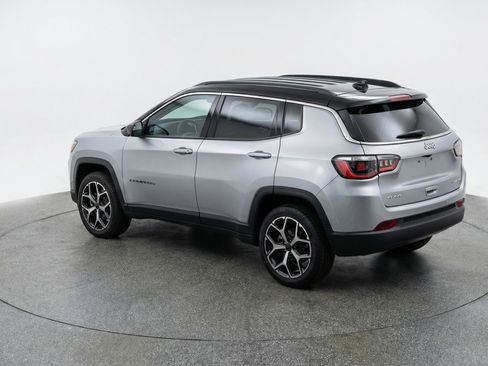 Used 2025 Jeep Compass Limited AWD/4WD image 6