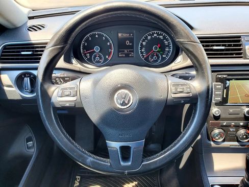 Used 2014 Volkswagen Passat 1.8T SE image 14
