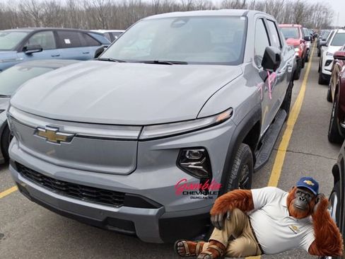 Used 2025 Chevrolet Silverado EV LT AWD/4WD image 1