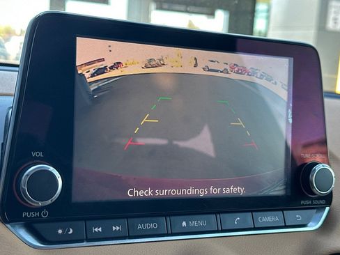 Used 2020 Nissan Sentra SV w/ SV Premium Package image 27