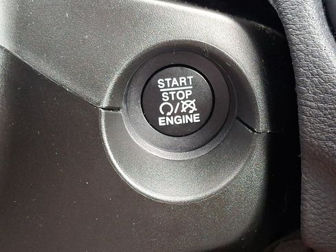 Used 2020 Jeep Compass Latitude w/ Cold Weather Group AWD/4WD image 30