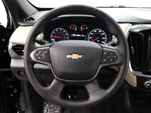 Used 2022 Chevrolet Traverse LS FWD image 25