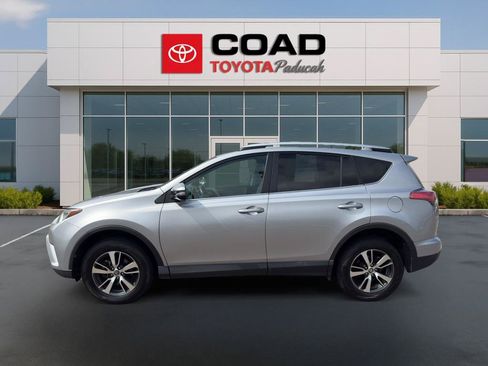 Used 2016 Toyota RAV4 XLE AWD/4WD image 2