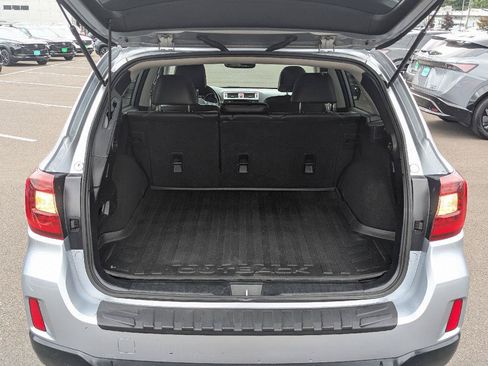 Used 2016 Subaru Outback 2.5i Limited AWD/4WD image 11