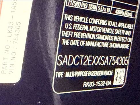 Certified 2025 Jaguar F-PACE R-Dynamic S image 28