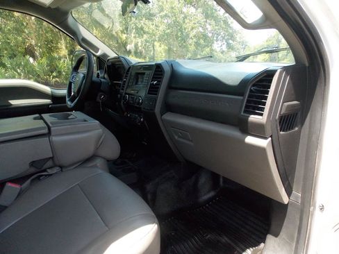 Used 2017 Ford F250 XL w/ Power Equipment Group RWD image 16