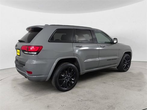 Used 2020 Jeep Grand Cherokee Altitude image 5
