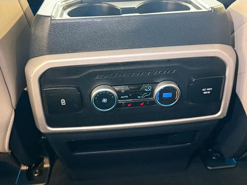 Used 2024 Ford Expedition Limited image 29