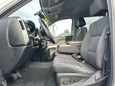 Used 2018 Chevrolet Silverado 1500 LT w/ All Star Edition image 10