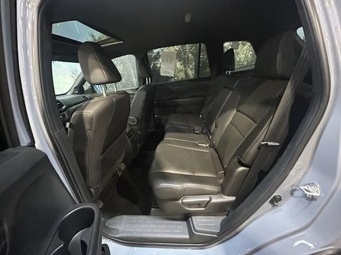 Used 2023 Honda Passport EX-L image 17