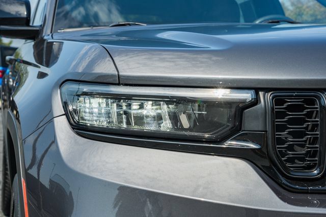 Used 2023 Jeep Grand Cherokee Altitude AWD/4WD image 33