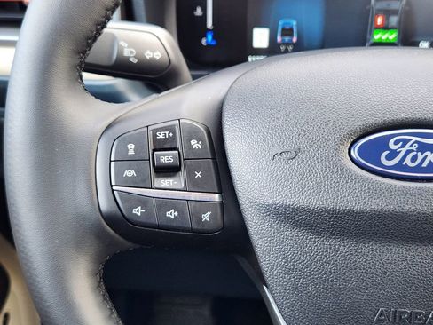 Used 2025 Ford Maverick Lariat w/ 4K Tow Package image 16