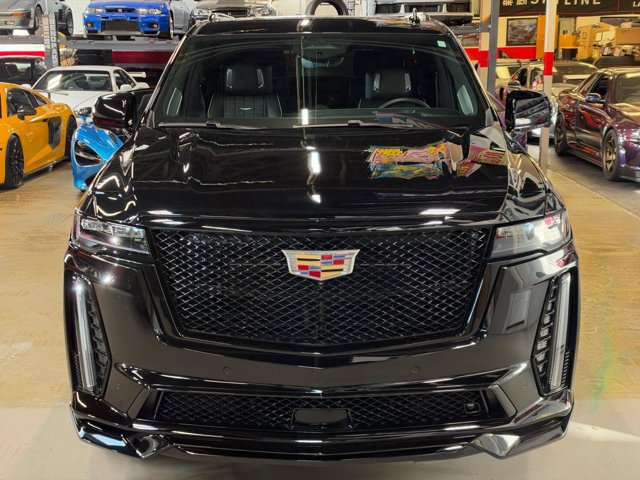 Used 2023 Cadillac Escalade V AWD/4WD image 3