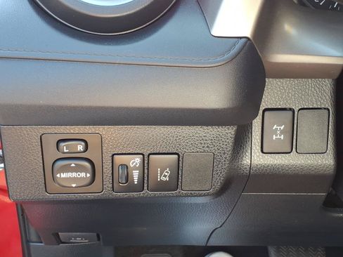 Used 2017 Toyota RAV4 LE w/ All Weather Liner Package AWD/4WD image 11