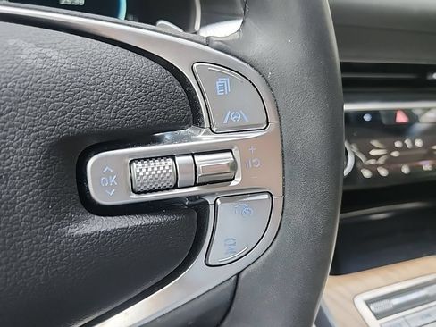 Used 2024 Genesis GV80 2.5T w/ Prestige Package AWD/4WD image 9