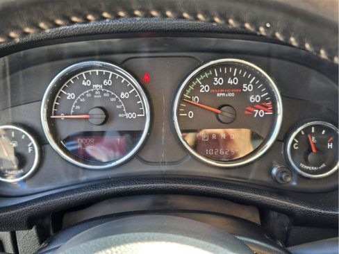 Used 2016 Jeep Wrangler Unlimited Rubicon AWD/4WD image 14