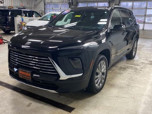 Used 2025 Buick Enclave Preferred image 5