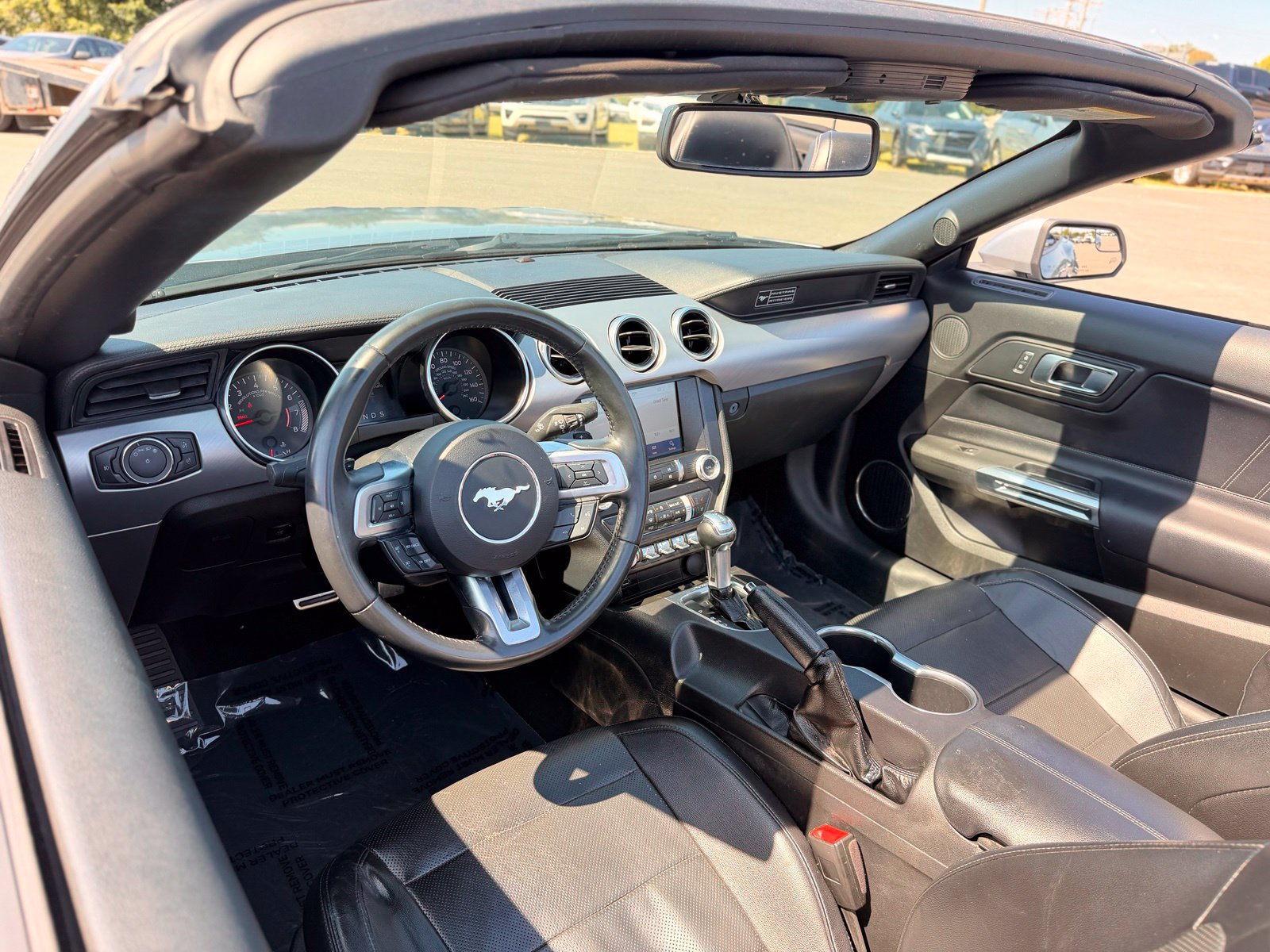 Used 2020 Ford Mustang Premium RWD image 8