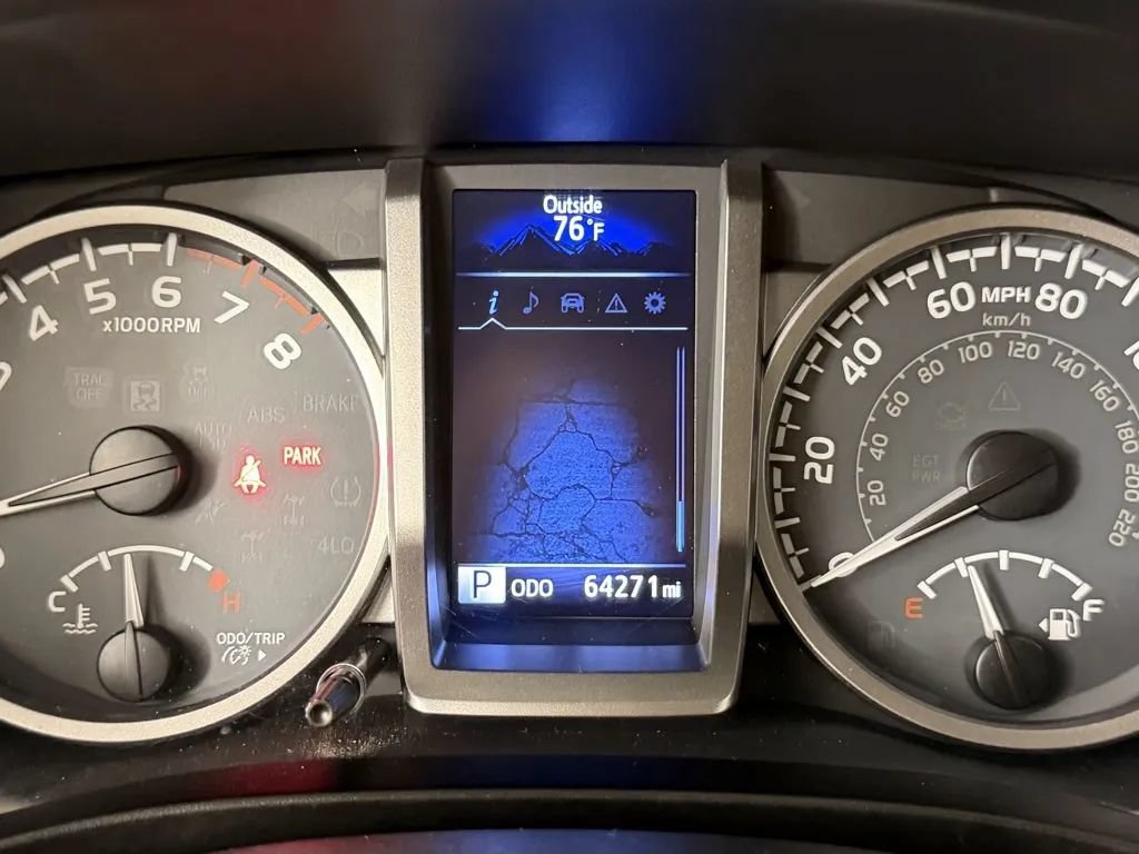 Used 2016 Toyota Tacoma SR5 w/ SR5 Appearance Package (SN) AWD/4WD image 16