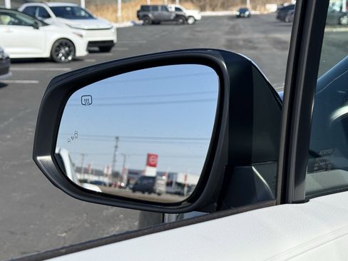 Used 2025 Toyota Sienna LE w/ LE Plus Package image 23