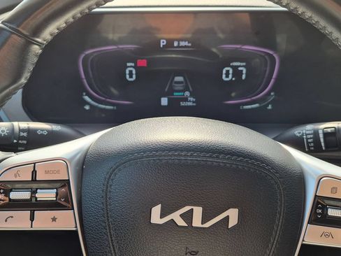 Used 2025 Kia Telluride S FWD image 16