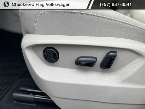 Used 2026 Volkswagen Atlas SE AWD/4WD image 23
