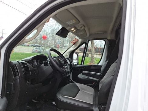 Used 2025 RAM ProMaster 2500 w/ Convenience Group FWD image 14
