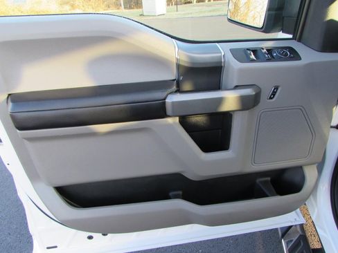 Used 2016 Ford F150 XLT w/ Equipment Group 302A Luxury image 15