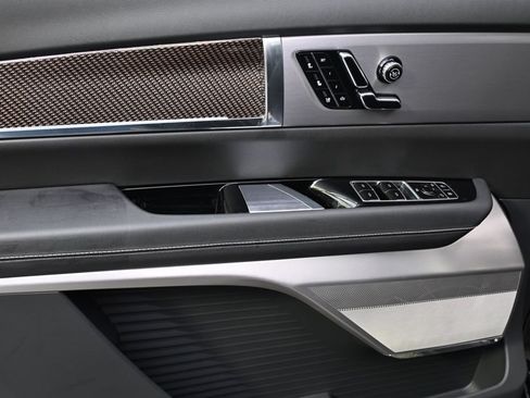 New 2027 Cadillac Vistiq Luxury w/ LPO, Floor Liner Package AWD/4WD image 23