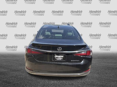 Used 2025 Lexus ES 300h w/ Premium Package FWD image 9