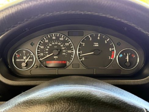 Used 2002 BMW Z3 2.5i RWD image 26