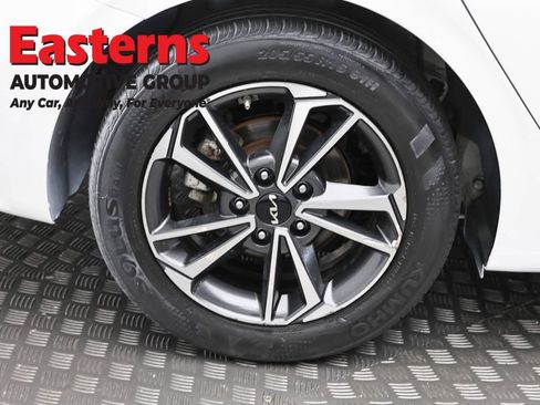 Used 2022 Kia Forte LXS FWD image 29