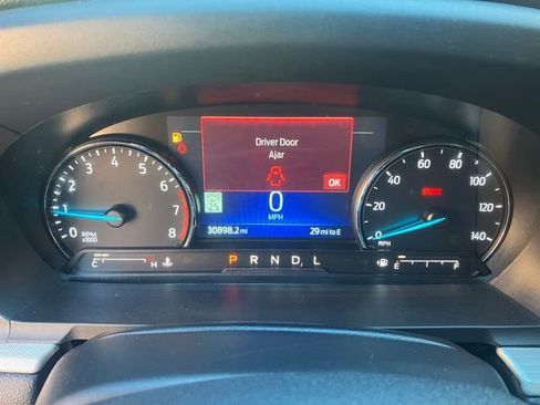 Used 2022 Ford Explorer XLT w/ Equipment Group 202A AWD/4WD image 24