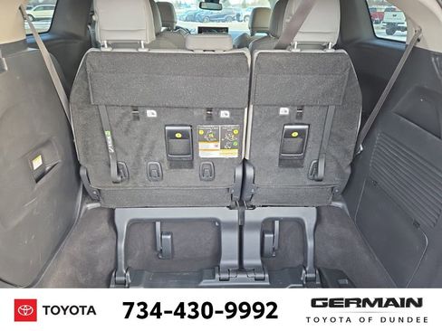 Used 2025 Toyota Sienna XLE image 26