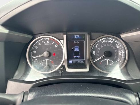 Used 2022 Toyota Tacoma SR5 w/ Technology Package RWD image 21