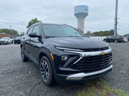 Used 2024 Chevrolet TrailBlazer LT image 1