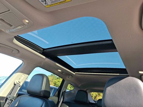 Used 2018 Nissan Murano Platinum w/ Cargo Package image 12