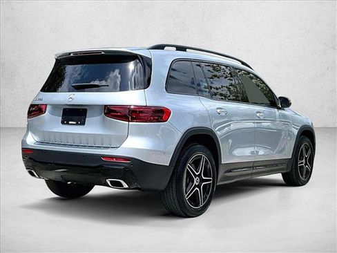 Used 2026 Mercedes-Benz GLB 250 image 2