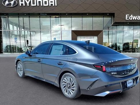 Used 2025 Hyundai Sonata Limited FWD image 5