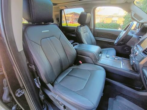 Used 2019 Ford Expedition Platinum image 46