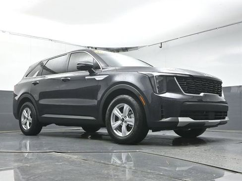 Used 2026 Kia Sorento LX FWD image 40