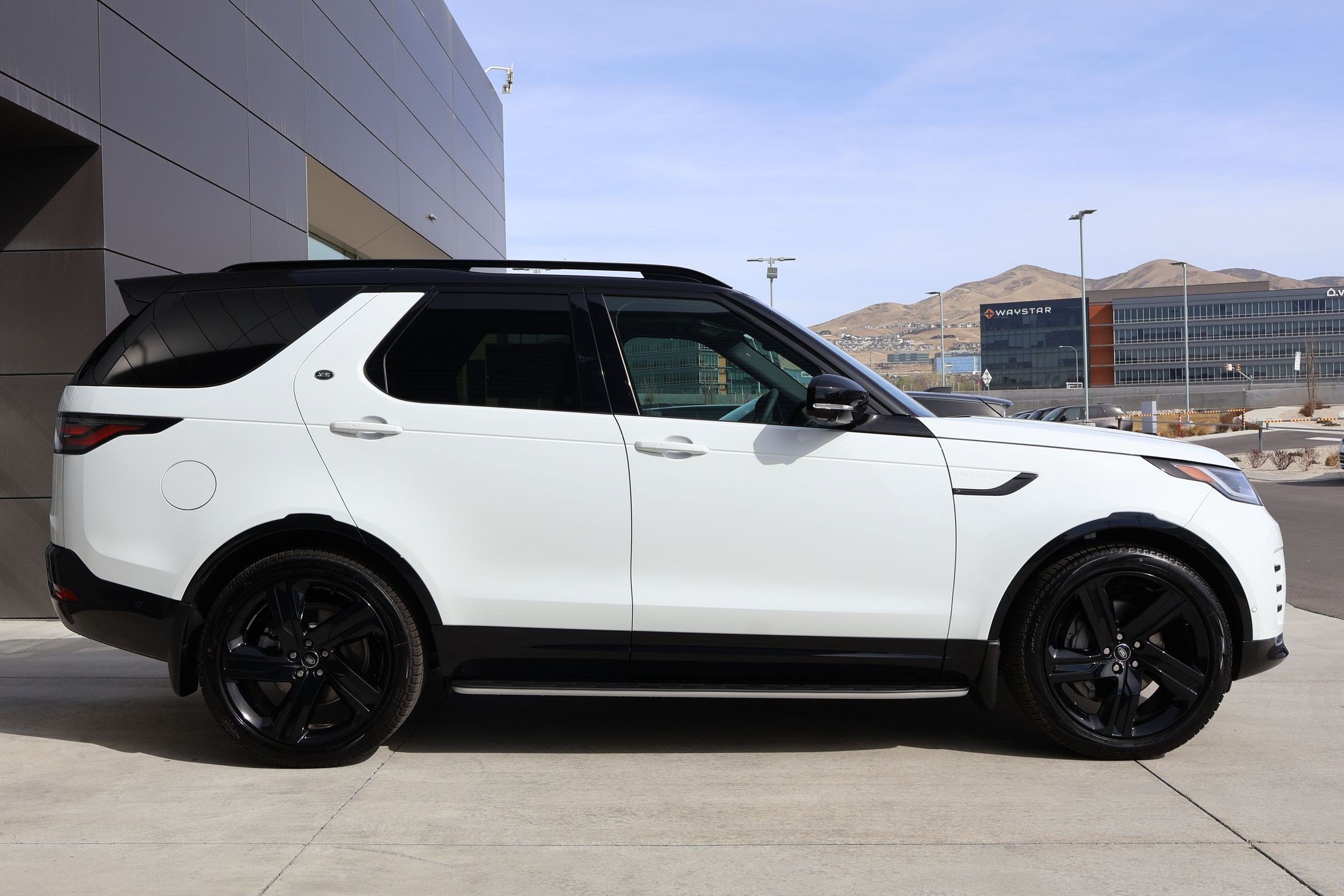New 2026 Land Rover Discovery Dynamic SE AWD/4WD image 4