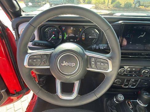 Used 2025 Jeep Wrangler Sahara w/ Safety Group image 26