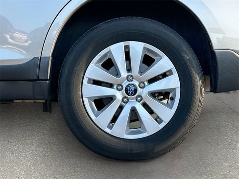 Used 2018 Subaru Outback 2.5i Premium image 27