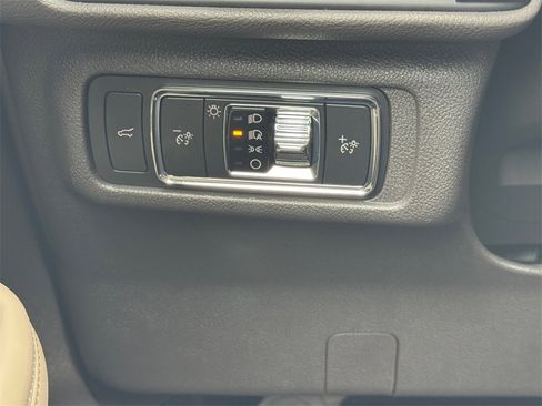 Used 2021 Lincoln Corsair FWD image 23