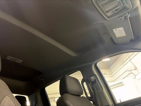 Used 2024 Chevrolet Silverado 2500 LT AWD/4WD image 28