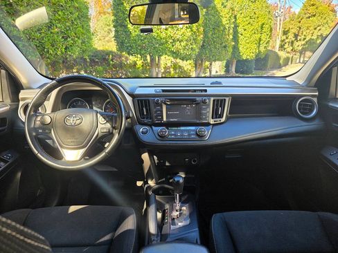 Used 2018 Toyota RAV4 XLE w/ Plus Extra Value Package AWD/4WD image 14