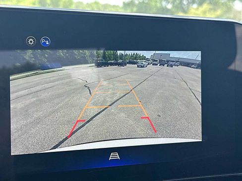 Used 2025 Chevrolet Equinox RS w/ Convenience Package III AWD/4WD image 32